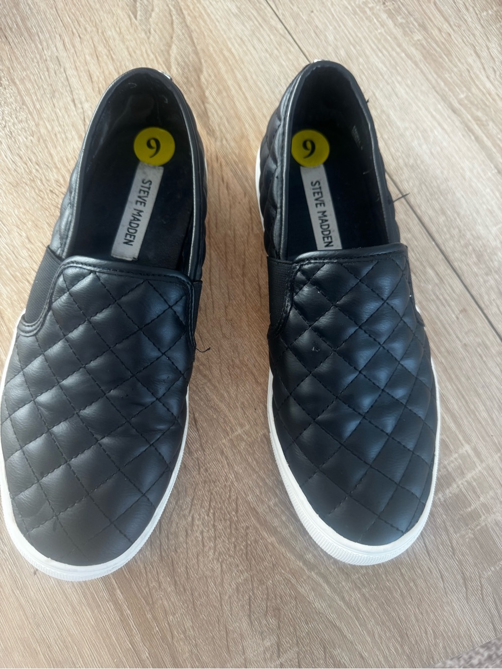 Steve Madden ECENTRCQ Quilted Slip On Sneakers Women’s Size 9 Black Casual